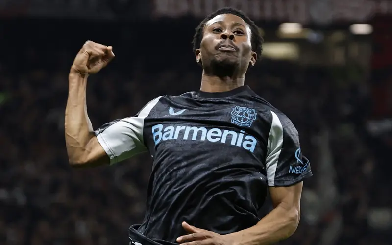 nail-leverkusen-noi-dai-mach-bat-bai