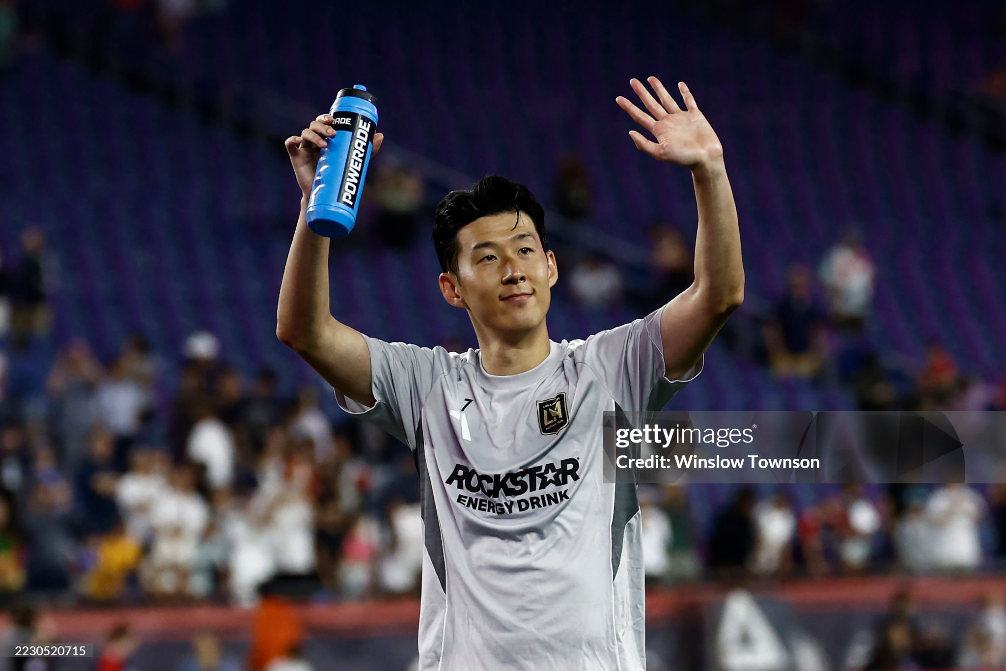 Son phải tuân thủ các điều khoản khi chơi bóng tại MLS.