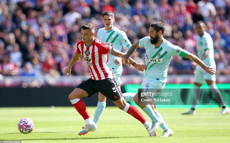 Xhaka có vai trò quan trọng ở Sunderland.
