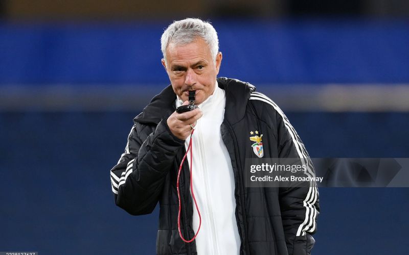 Mourinho muốn đánh bại Chelsea