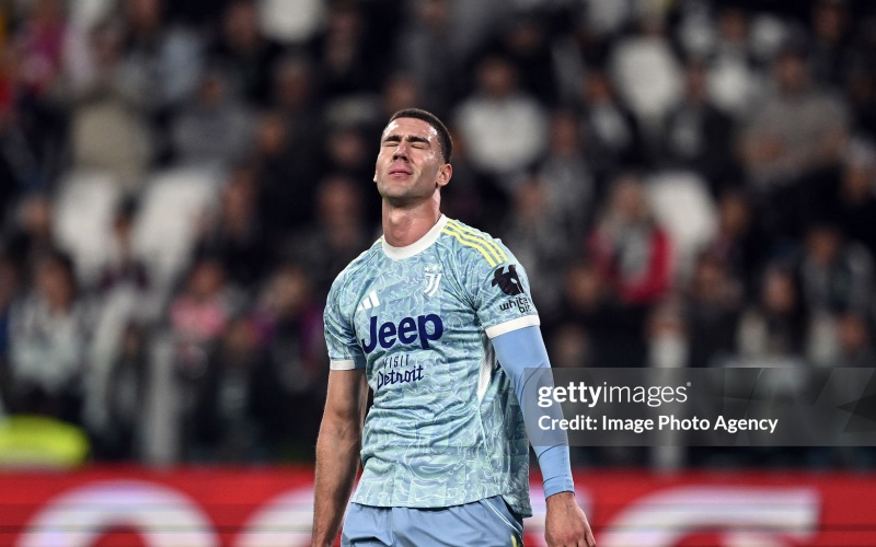 Vlahovic-tuong-chung-chia-tay-juventus-trong-he-2025