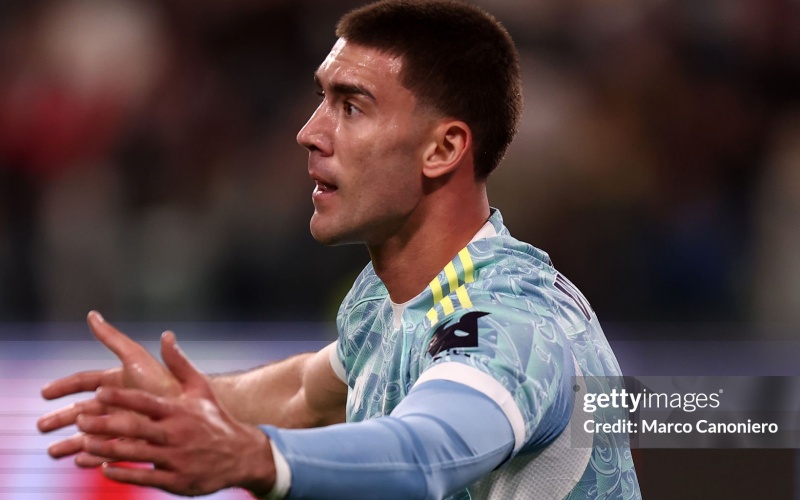 Canh bạc Vlahovic của Juventus