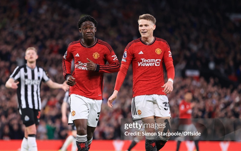 Mainoo và cơ hội bùng nổ như McTominay