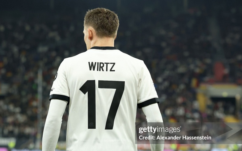 o-liverpool-wirtz-choi-trong-mot-he-thong-khac-biet-hon