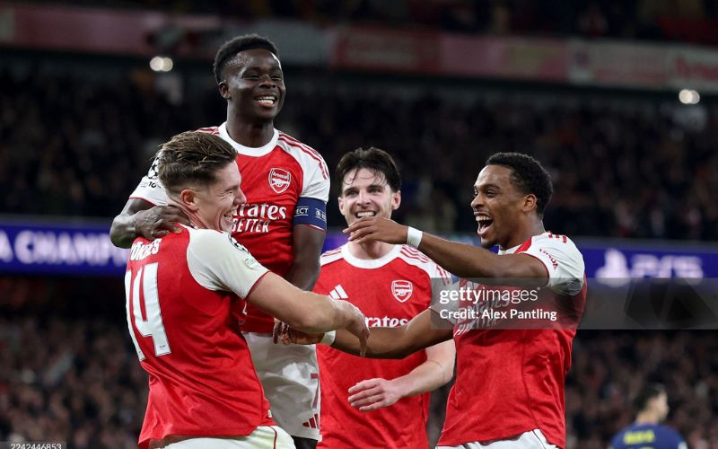 Arsenal được đánh giá cao hơn Brentford.