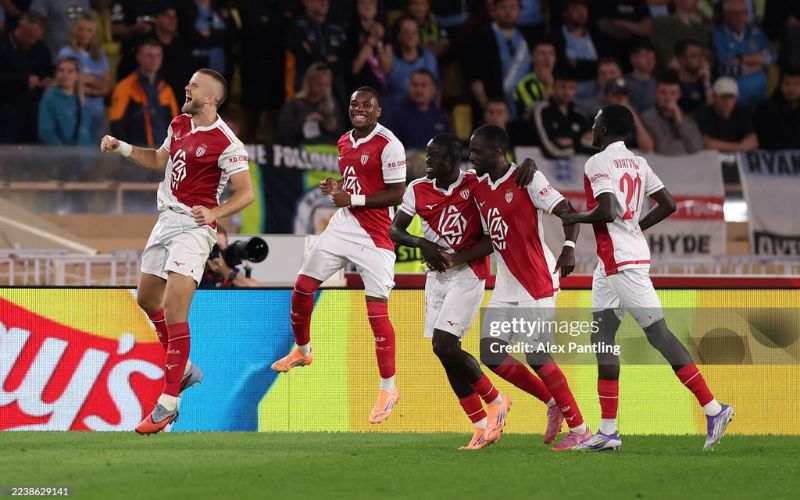 Monaco được đánh giá cao hơn Lyon