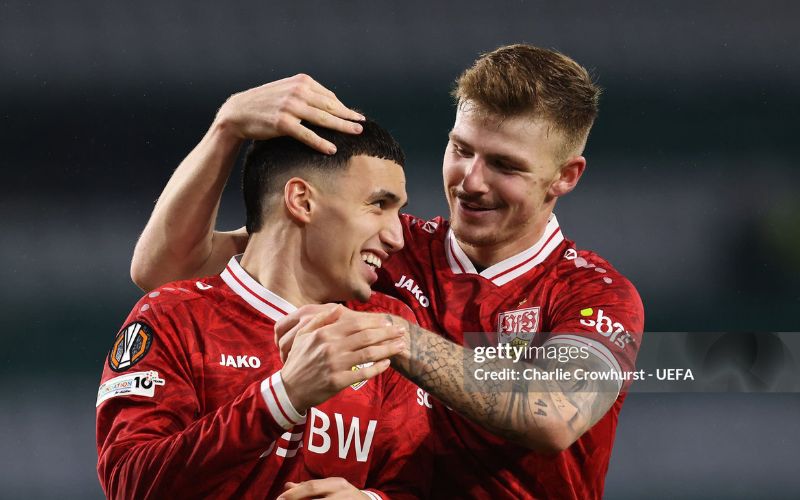 Stuttgart nỗ lực giành vé đi tiếp