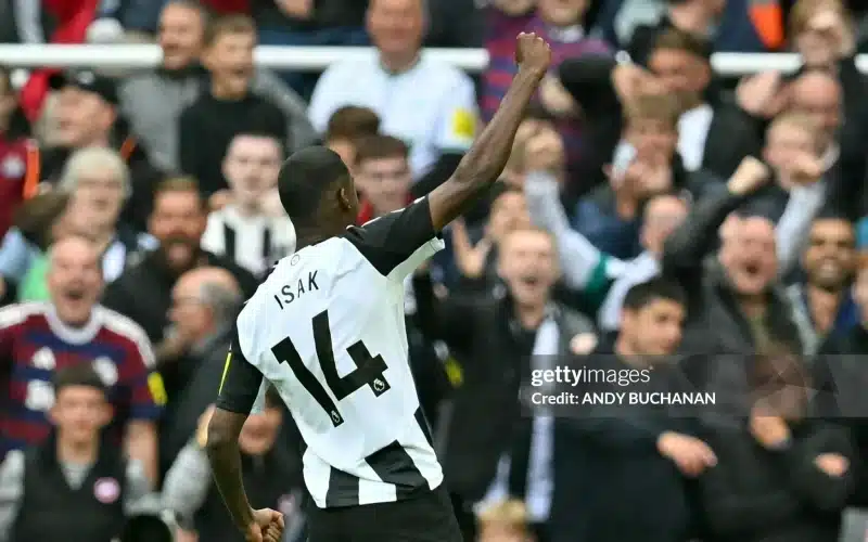 arsenal-tham-vong-so-huu-isak-e1729152242312