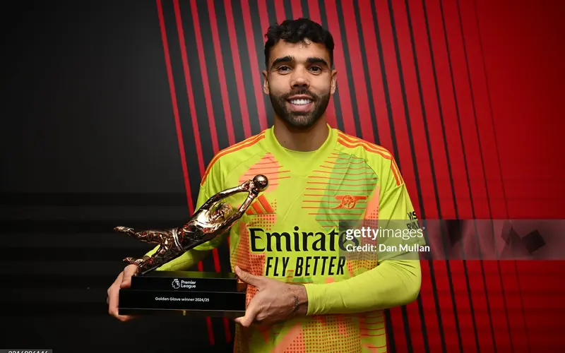 Arsenal-nham-mua-lai-thu-mon-Martinez