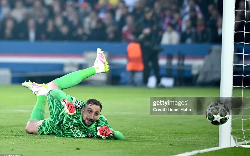 Manchester-United-muon-mua-Donnarumma-1