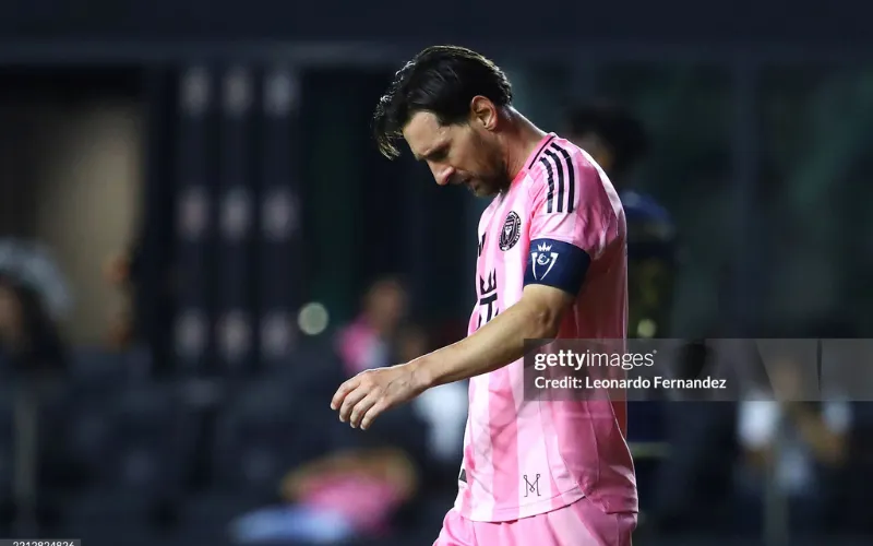 Đội của Messi gặp khủng hoảng.
