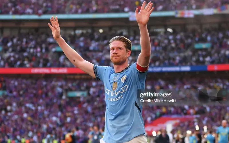 De Bruyne có ngày chia tay cảm xúc.