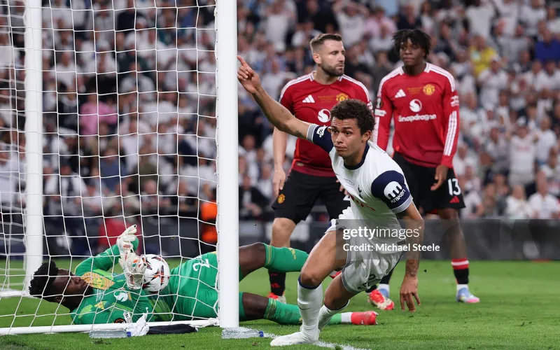 MU để thua Tottenham ở chung kết.