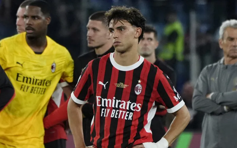 ac-milan-gay-that-vong