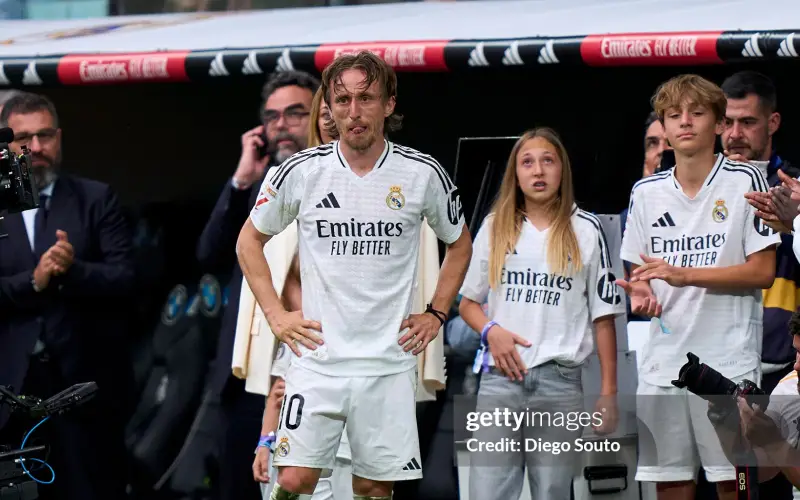 modric-nghen-ngao-khi-phai-chia-tay-san-bernabeu