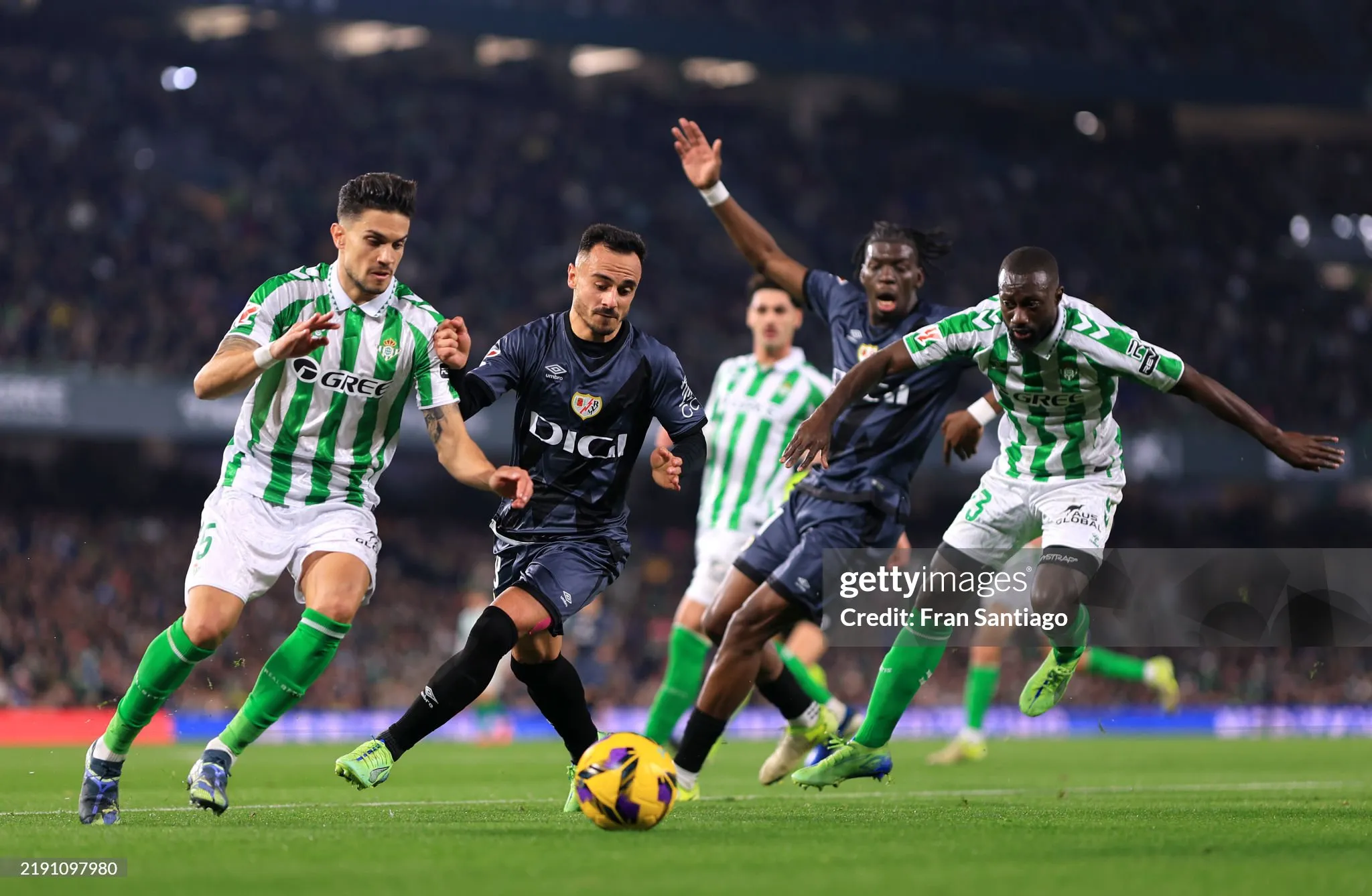 nhan-dinh-rayo-vallecano-vs-real-betis-cho-antony-toa-sang