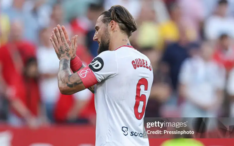 sevilla-bi-danh-gia-thap-hon-nhieu-so-voi-doi-chu-nha