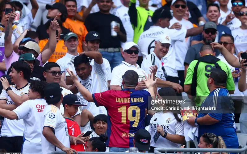 FIFA-lac-loi-giua-me-cung-2