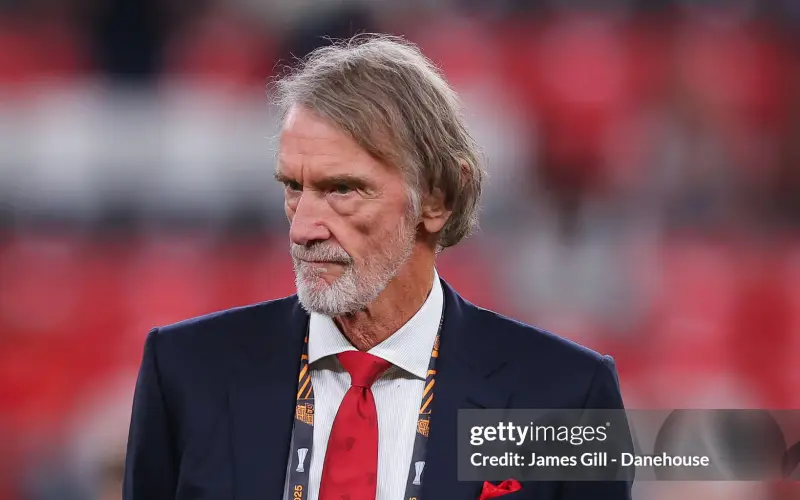 Jim Ratcliffe và canh bạc nghịch lý ở Old Trafford