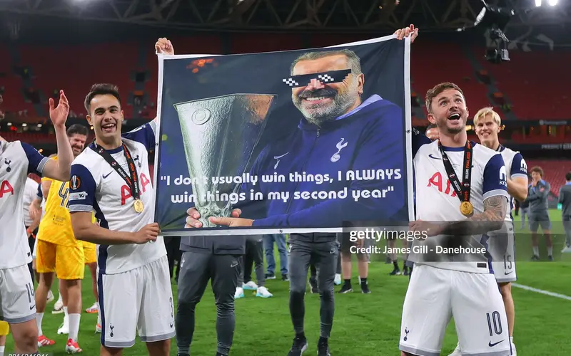 Tottenham-sa-thai-Postecoglou-2