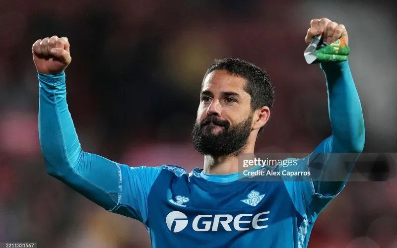 Isco tỏa sáng tại Betis.