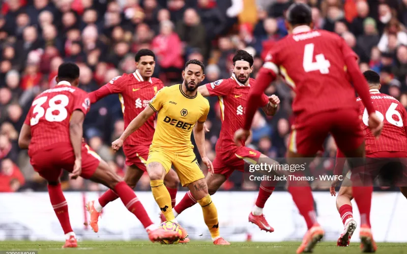 Cunha từng là trụ cột của Wolves.