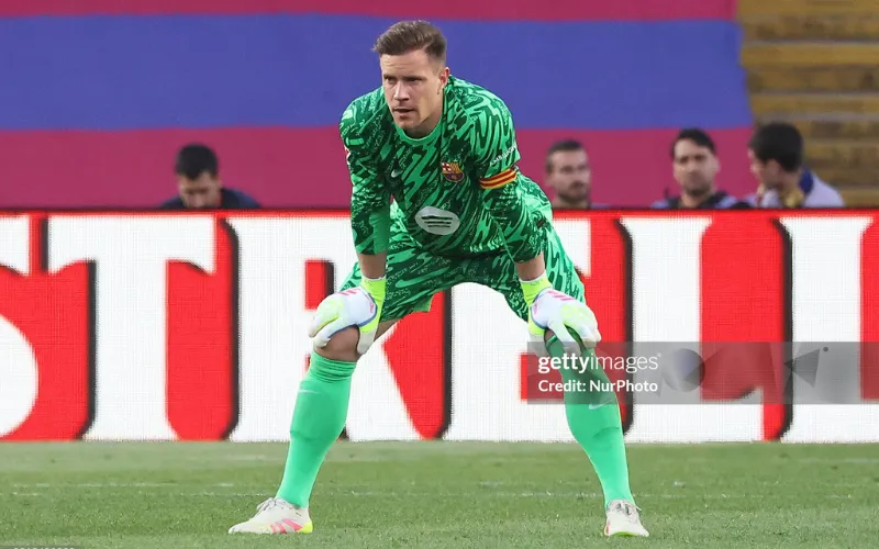 Ter Stegen có thể phải rời Barcelona.