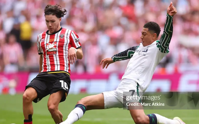 bellingham-vua-giup-sunderland-thang-hang-premier-league