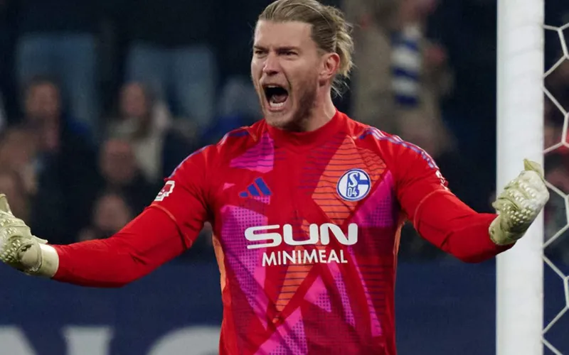 karius-la-tru-cot-cua-schalke