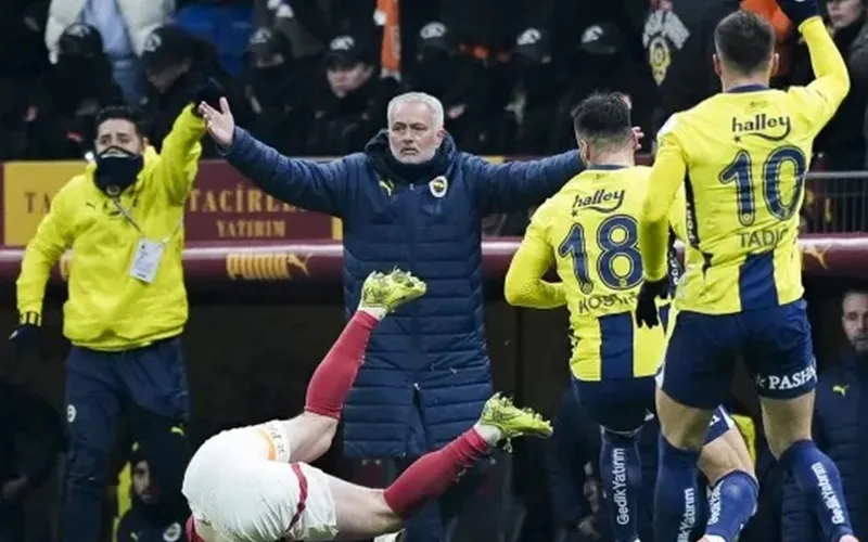 mourinho-khong-the-lat-do-galatasaray-1