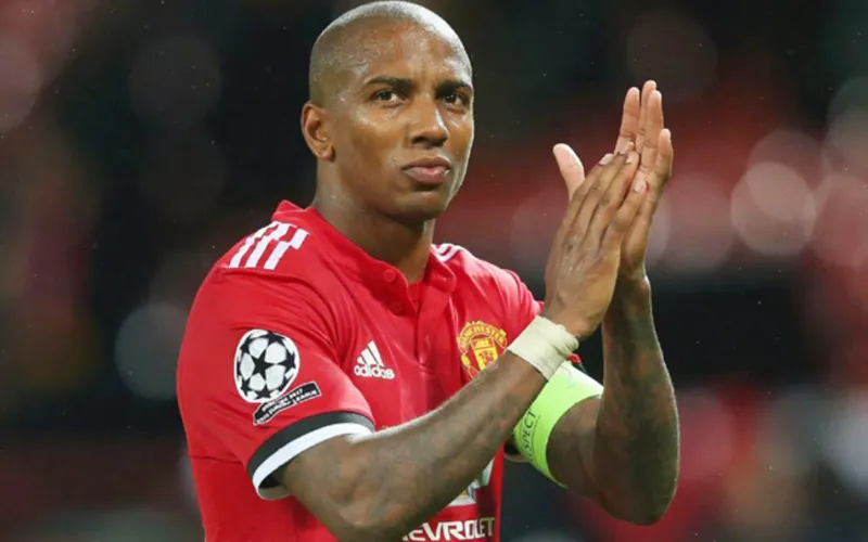 thumbnail-cay-truong-sinh-ashley-young
