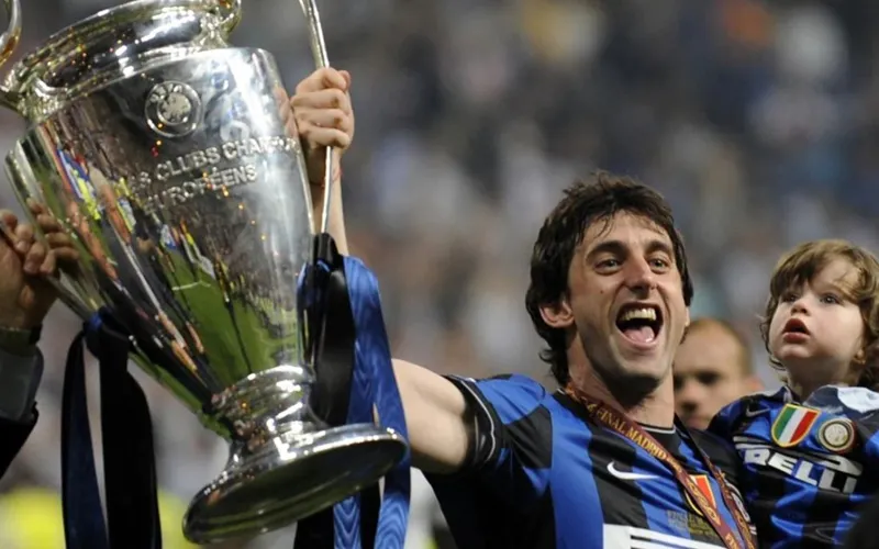 Milito – tiền đạo bị đánh giá thấp nhất lịch sử bóng đá hiện đại