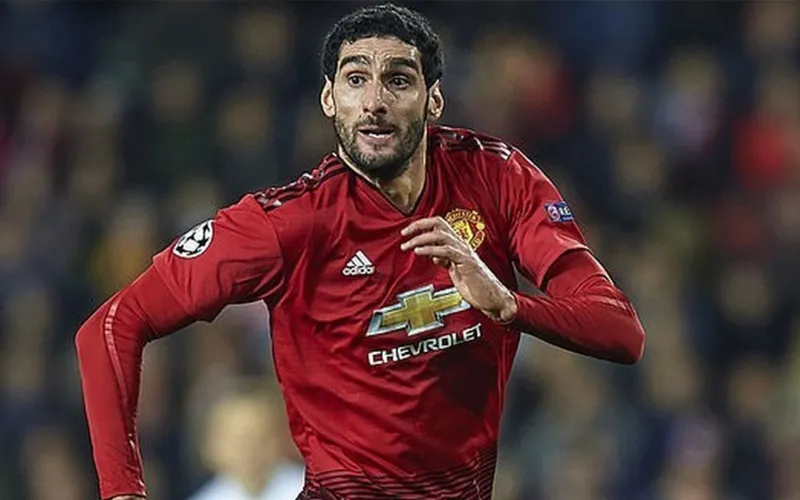 thumbnail-fellaini-ga-khong-lo-vung-ve-duoc-long-moi-hlv