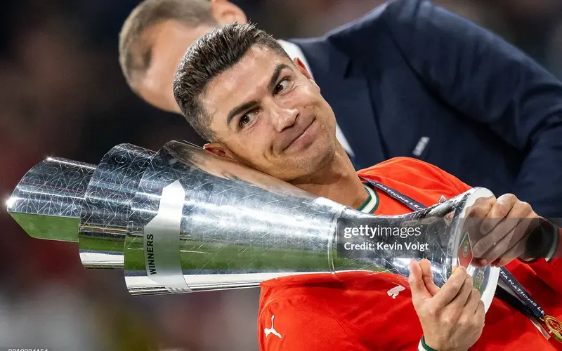 Tinh thần Ronaldo giúp Bồ Đào Nha vô địch