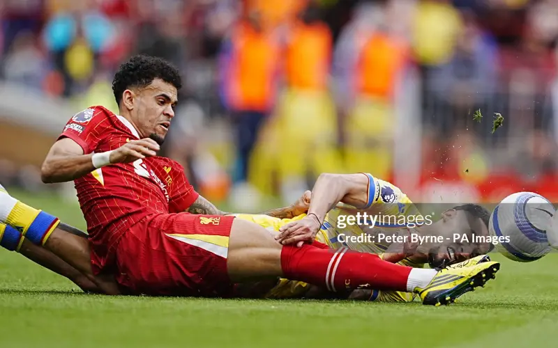 liverpool-khong-muon-ban-diaz-he-nay