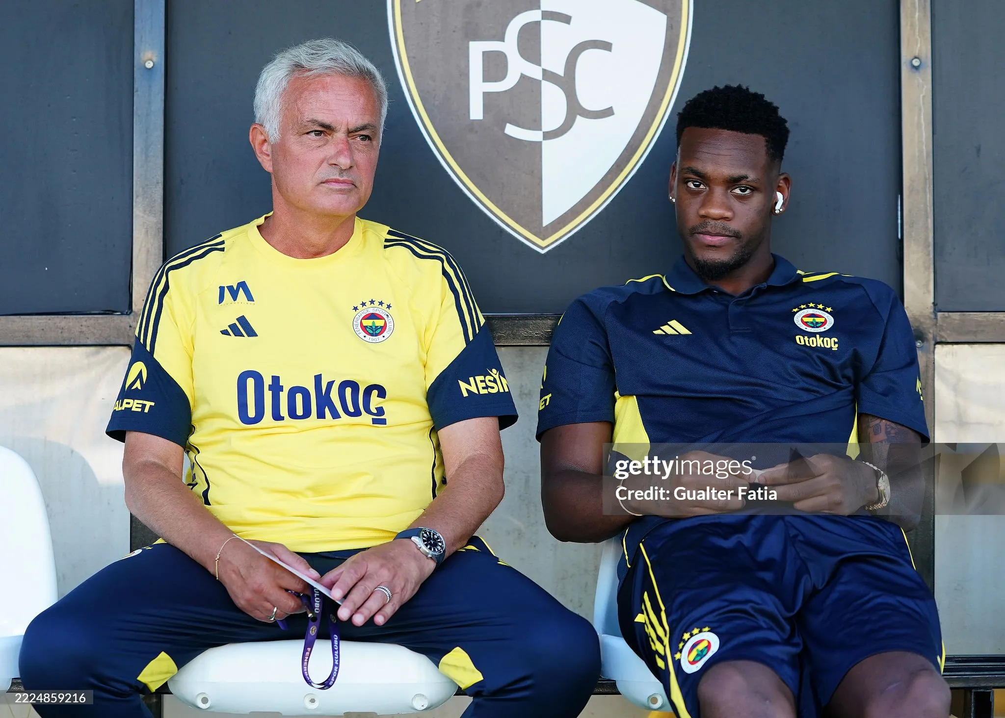 ly-do-mourinho-noi-gian-voi-tan-binh-fenerbahce