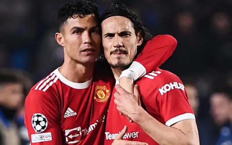 thumbnail-cavani-song-duoi-bong-nguoi-khac
