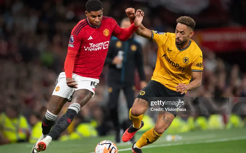 thumbnails-Thay-gi-tu-viec-Cunha-lay-ao-so-10-cua-Rashford