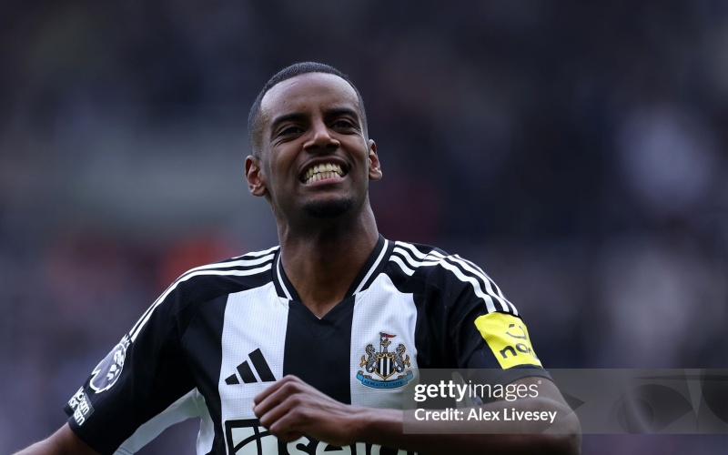 Alexander Isak đã thấy sự nghiệt ngã của bóng đá