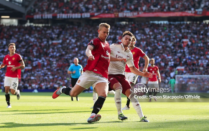 arsenal-thang-mu-nhung-de-lai-nhieu-noi-lo