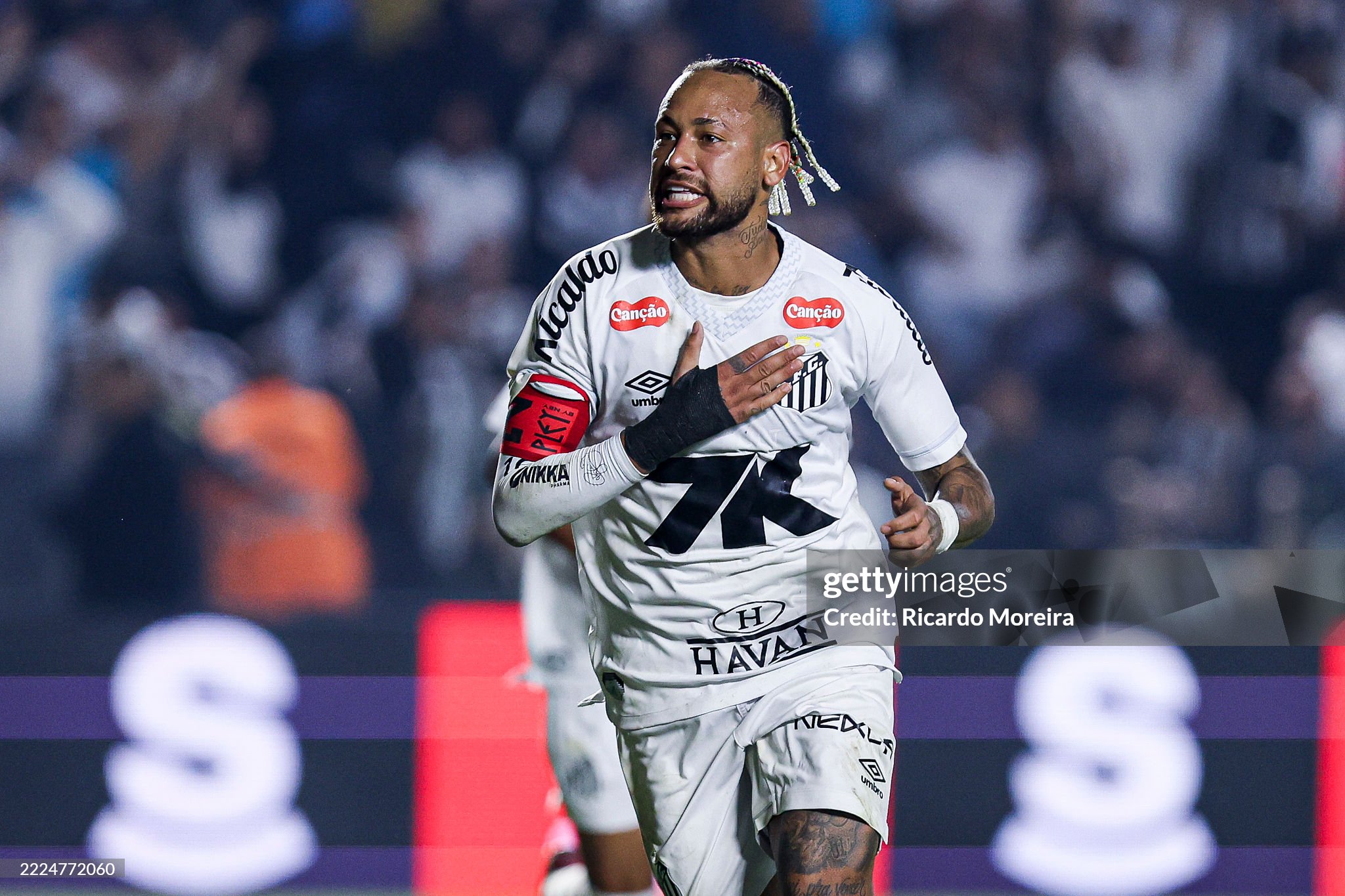 Neymar có màn tái xuất không như ý tại Santos.