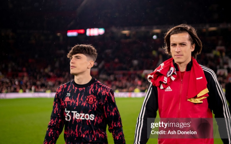Alvaro Carreras là cú tát đau vào tham vọng của MU