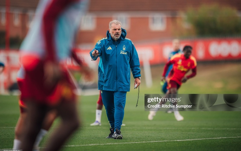 Nottingham-co-thich-ung-noi-voi-Postecoglou-1