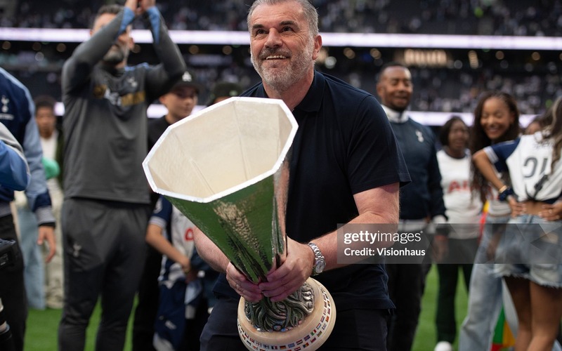 Nottingham-co-thich-ung-noi-voi-Postecoglou-2