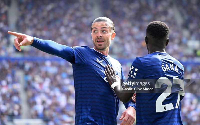 Grealish thành người hùng ở Everton.