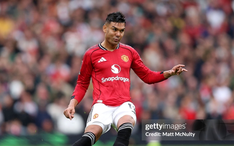 casemiro-gio-tro-thanh-mot-phan-ganh-nang-cua-mu