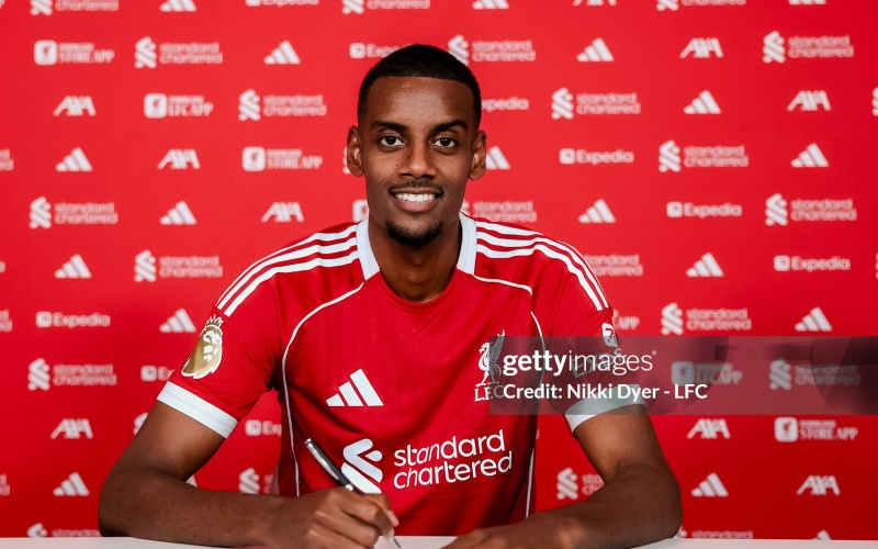 Liverpool chi 450 triệu bảng: Canh bạc lịch sử và lời khẳng định vị thế số một