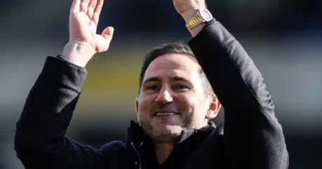 Lampard tạo kỳ tích tại Championship